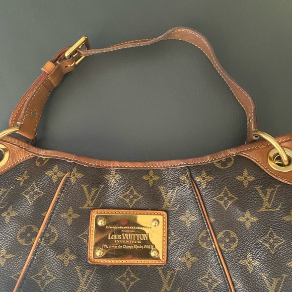 Authentic Louis Vuitton shoulder bag - Picture 3 of 8